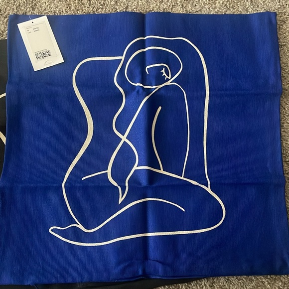 H&M Home Zippered Pillow Cushion Cover Blue and Black with Abstract Female Art - Picture 2 of 7